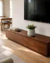 Watt ambientada en mueble de TV